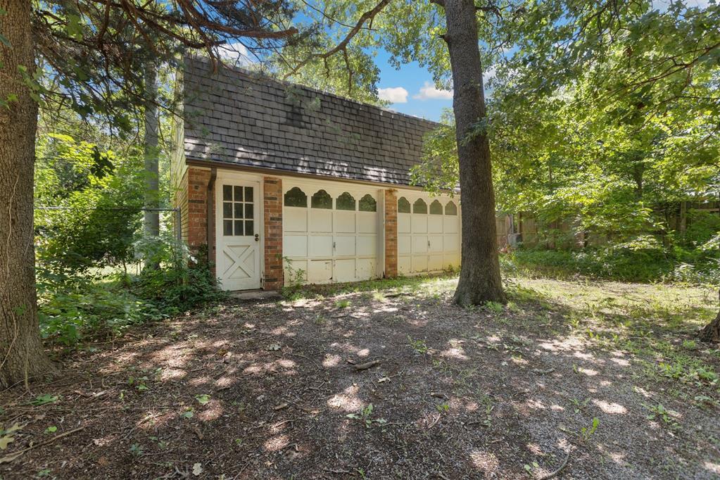 2700 Old Farm Lane