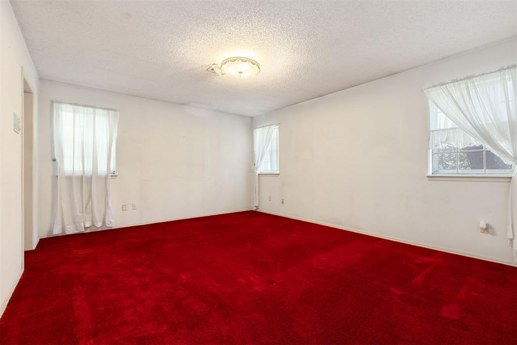 2700 Old Farm Lane