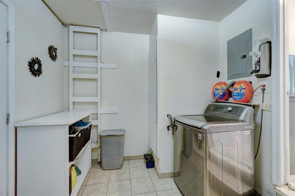 4612 NW 13th Street