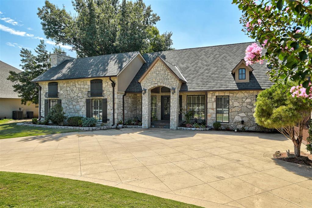 1102 Saint Andrews Drive