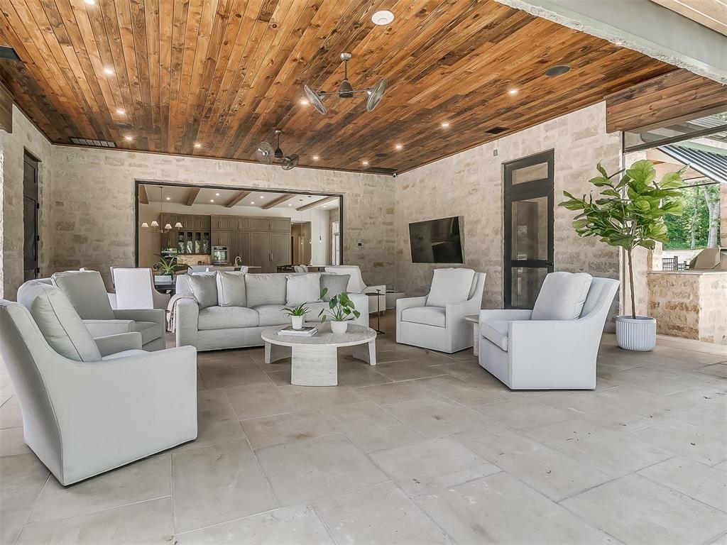 2909 Spring Crest Circle