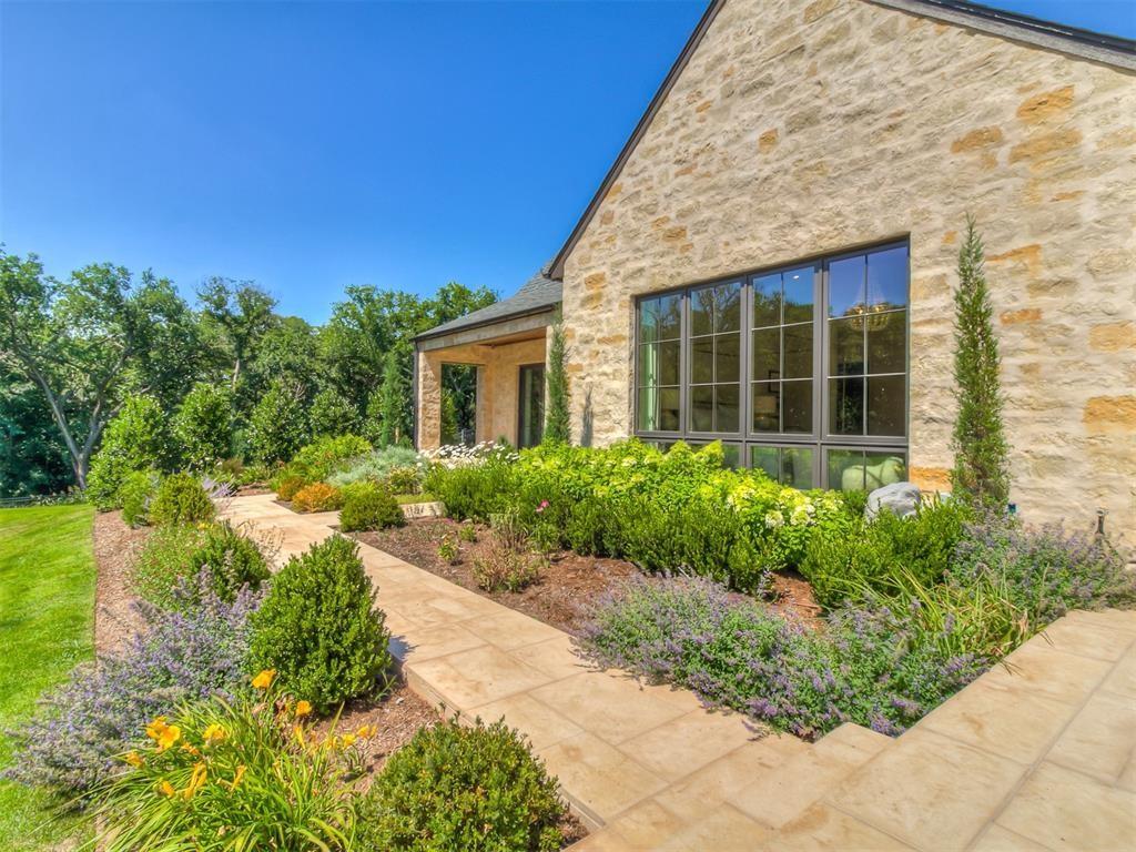 2909 Spring Crest Circle