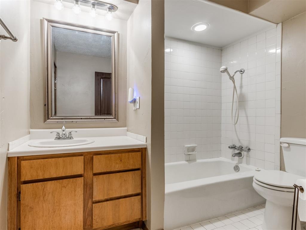 6700 N Meridian Avenue Unit: A