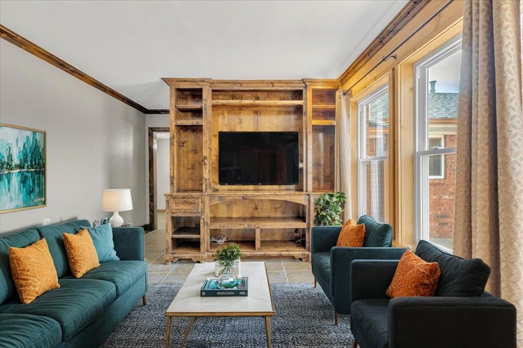 816 E Lamplighter Court