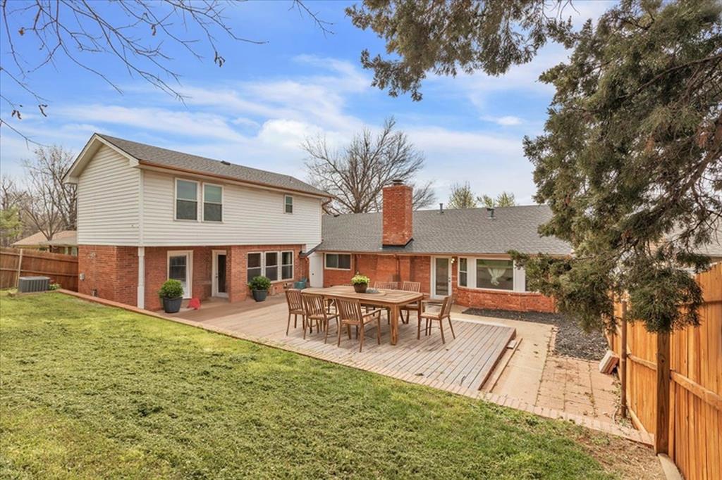 816 E Lamplighter Court