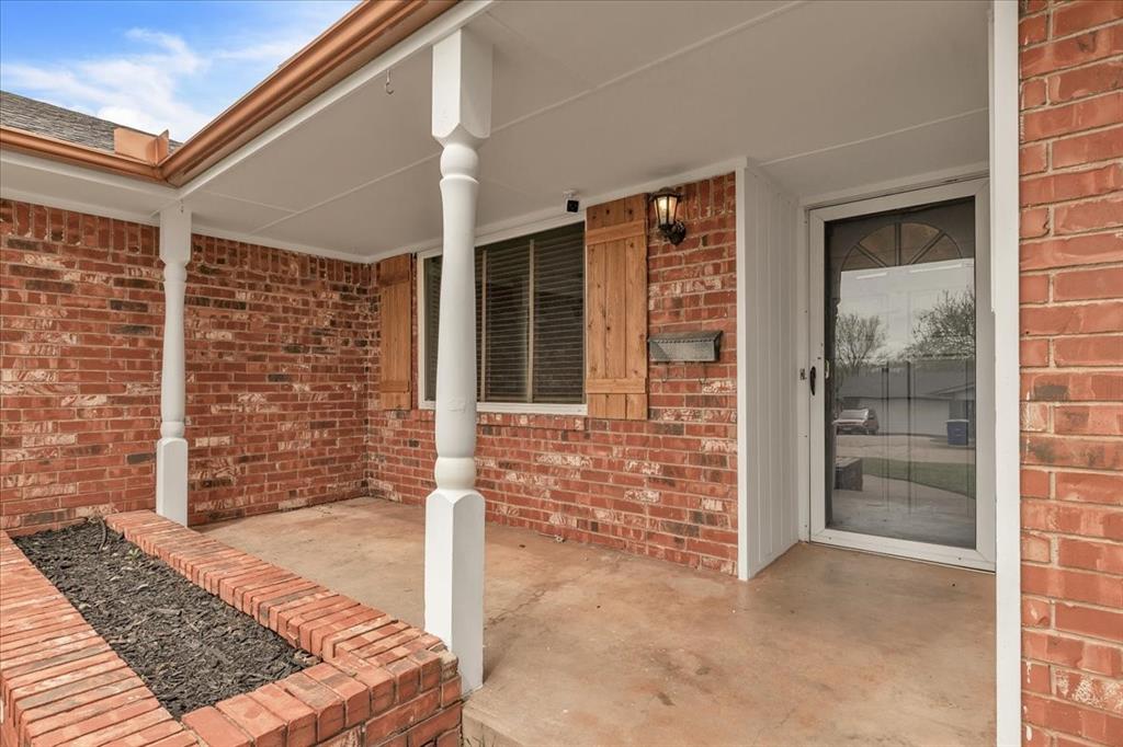 816 E Lamplighter Court