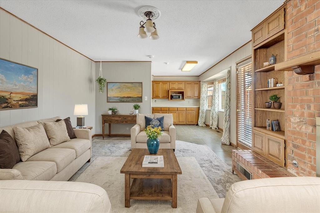 816 E Lamplighter Court