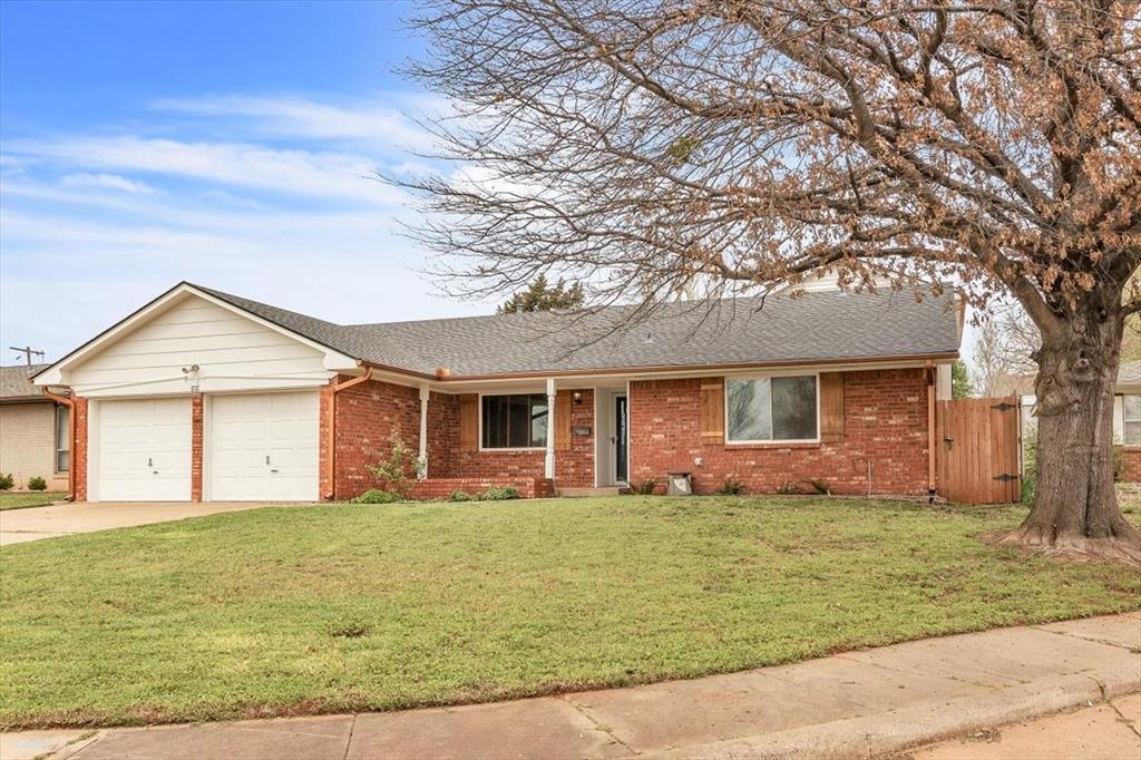 816 E Lamplighter Court