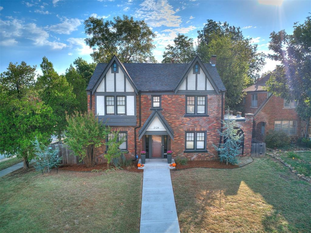 2124 N Gatewood Avenue