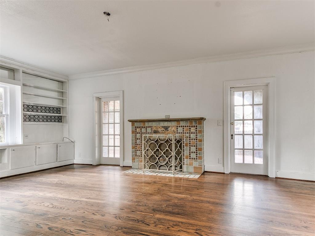 2124 N Gatewood Avenue