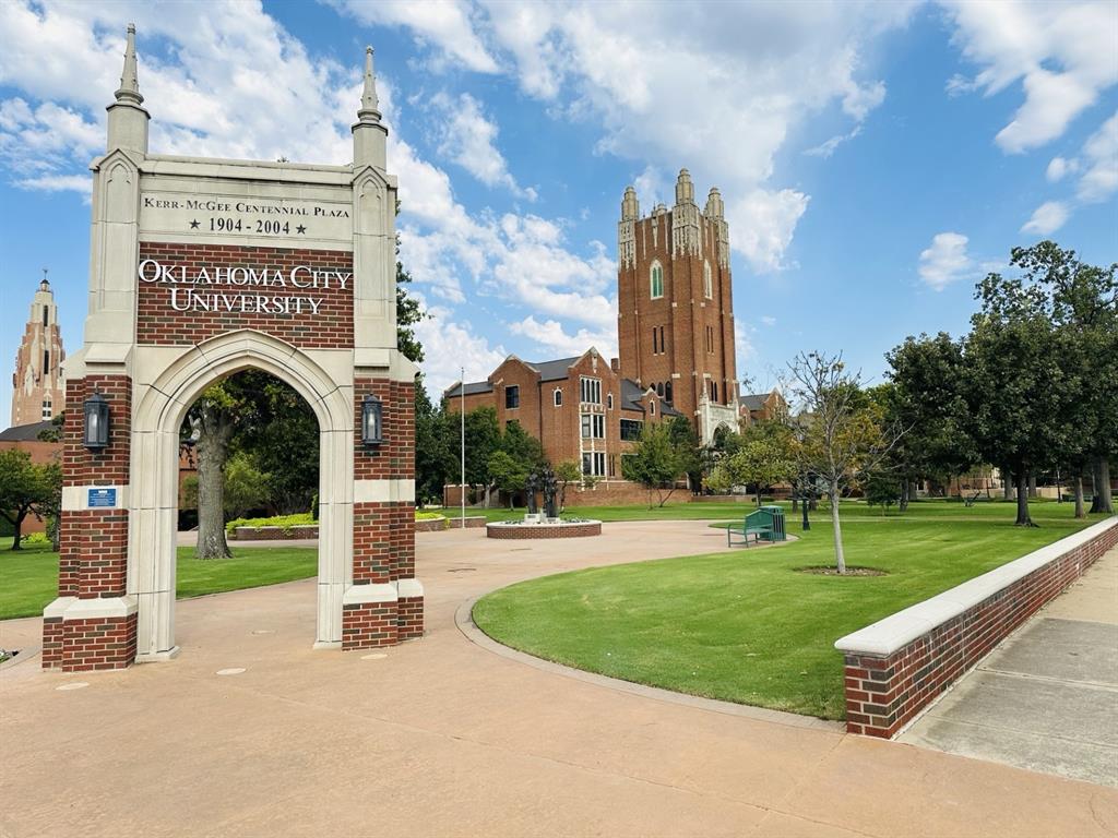 2124 N Gatewood Avenue