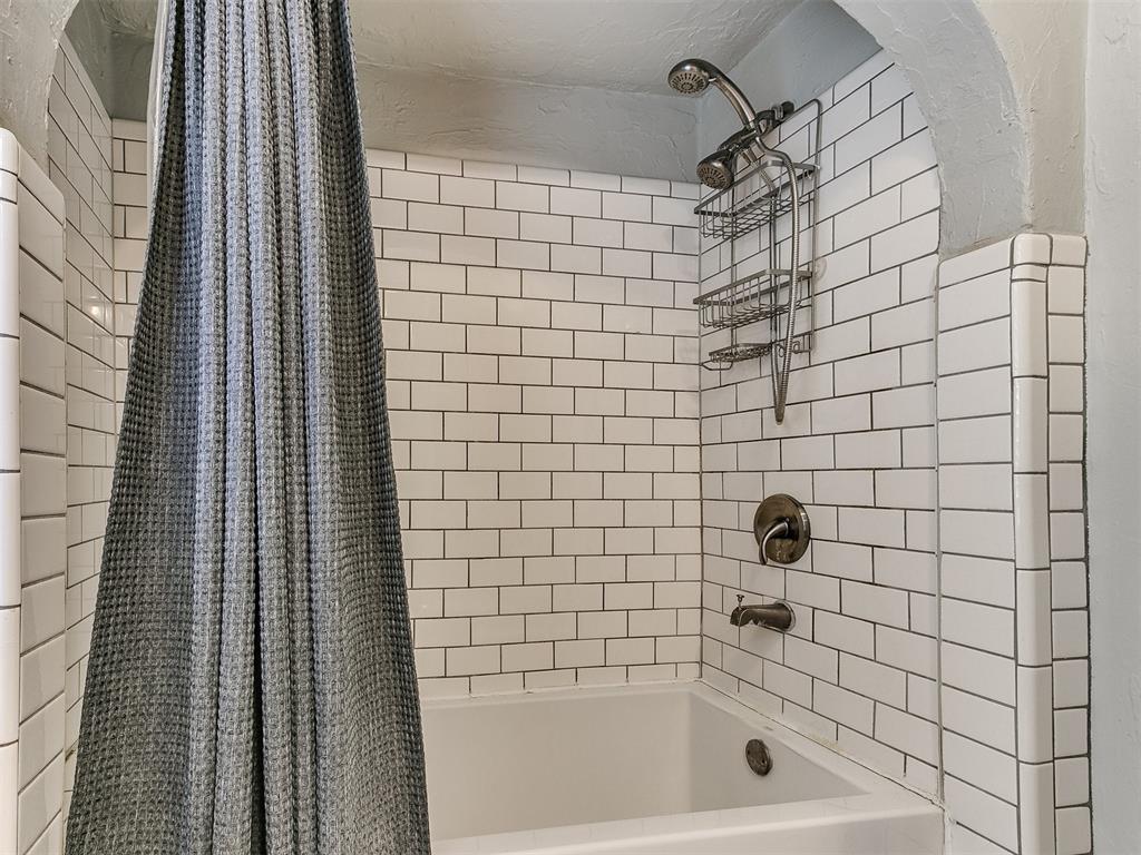 2124 N Gatewood Avenue