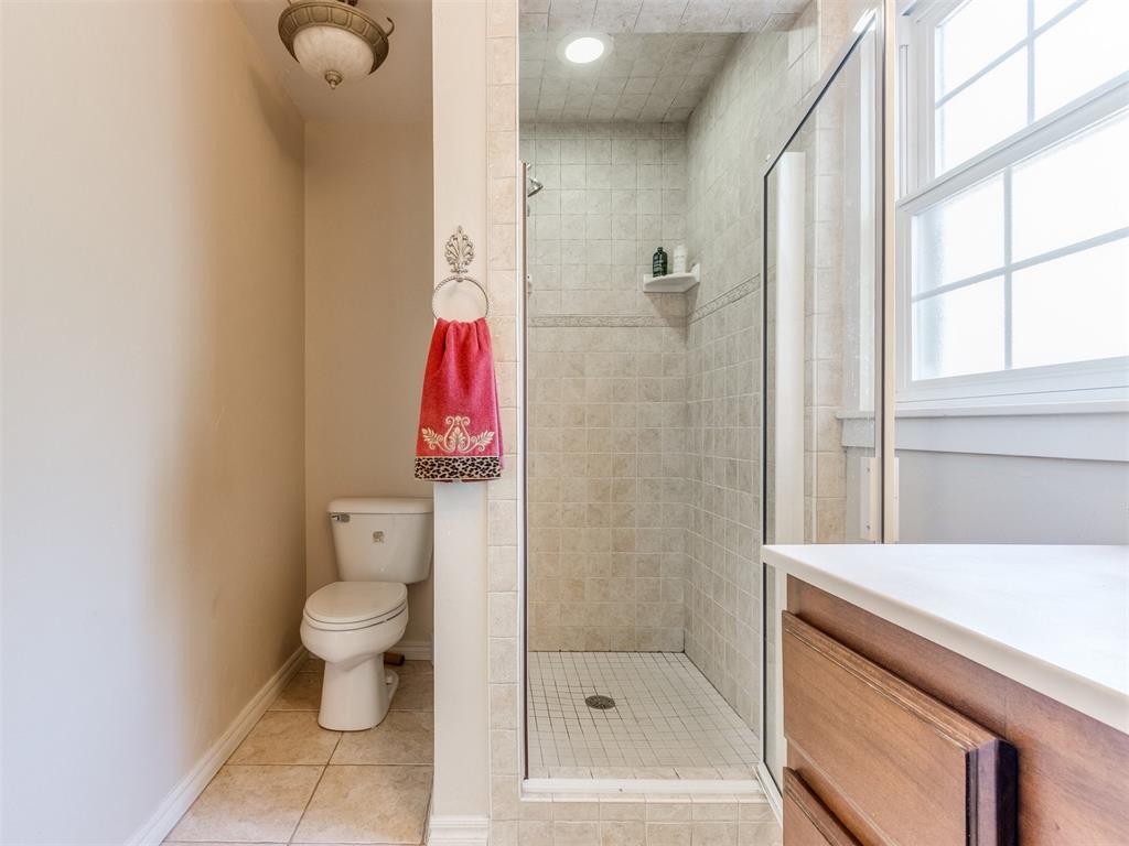 3204 N Nesbitt Avenue