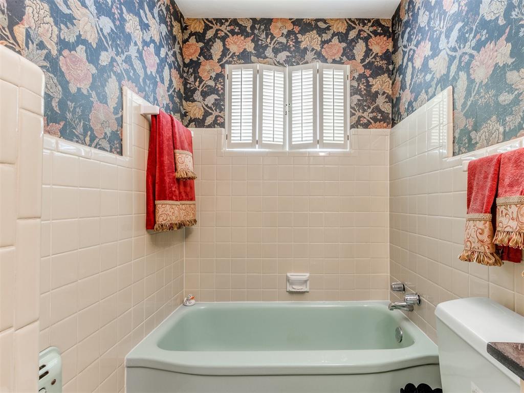 3204 N Nesbitt Avenue