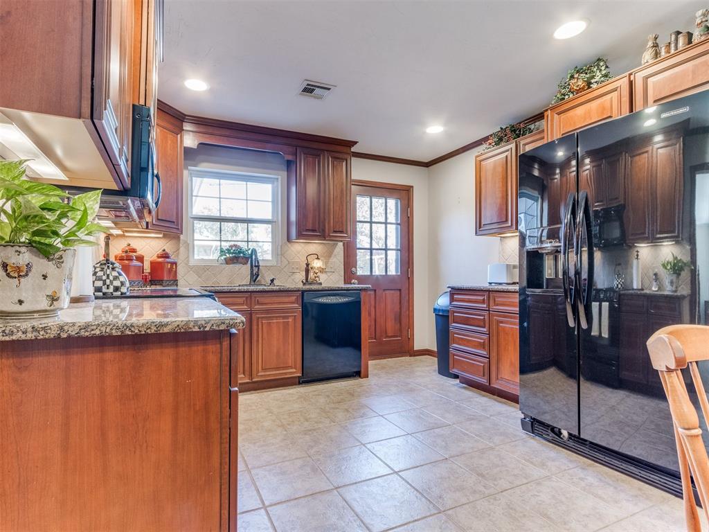 3204 N Nesbitt Avenue