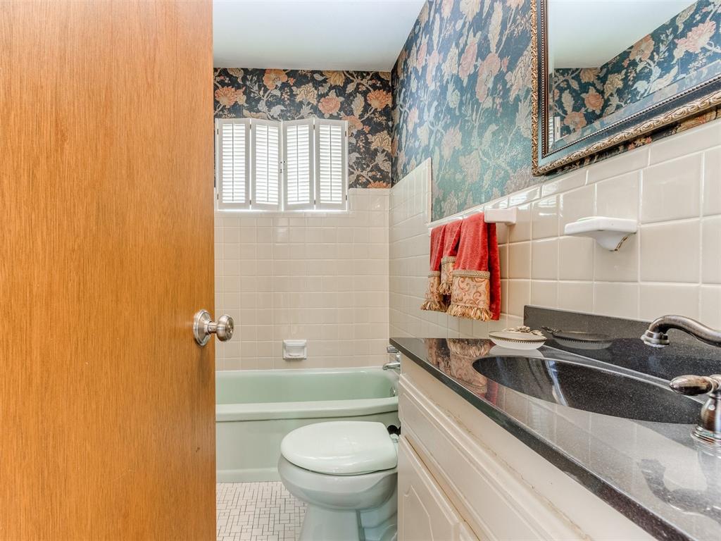 3204 N Nesbitt Avenue