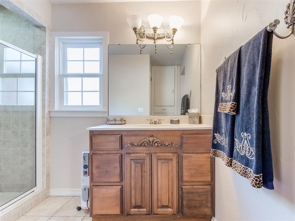 3204 N Nesbitt Avenue