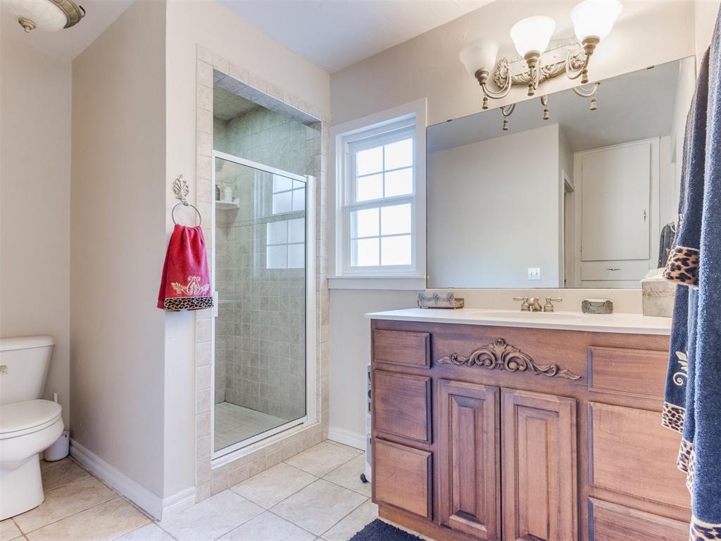 3204 N Nesbitt Avenue