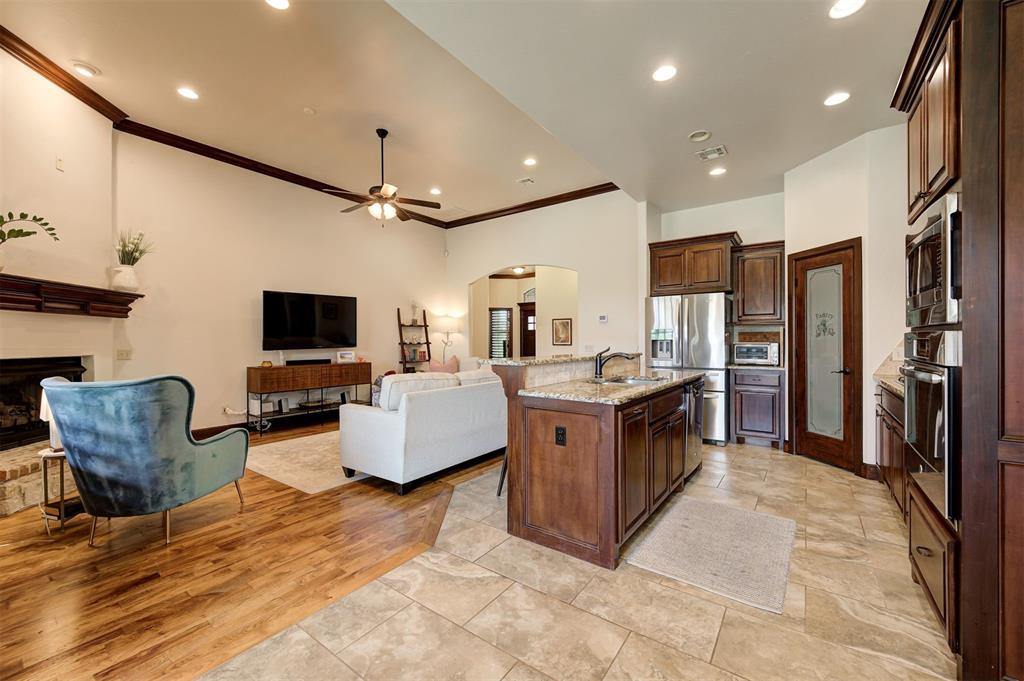 7045 N Cherokee XING