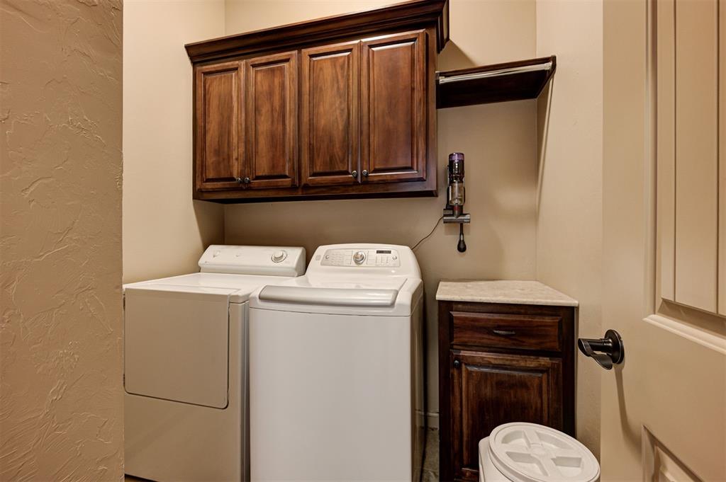 7045 N Cherokee XING