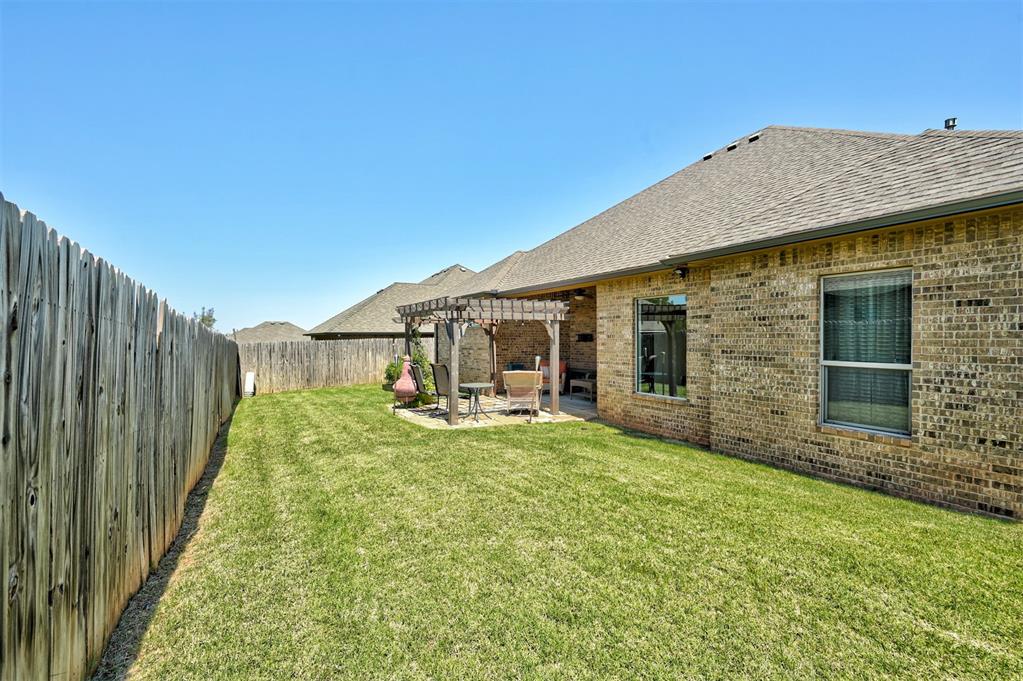 7045 N Cherokee XING