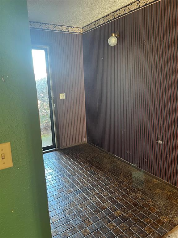 1802 Vanessa Drive