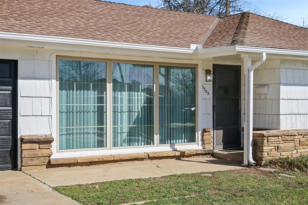 3208 N Nesbitt Avenue