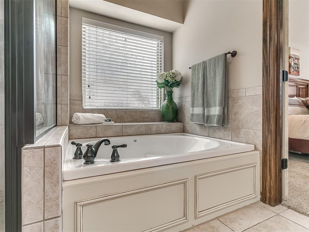 5912 NW 153rd Court