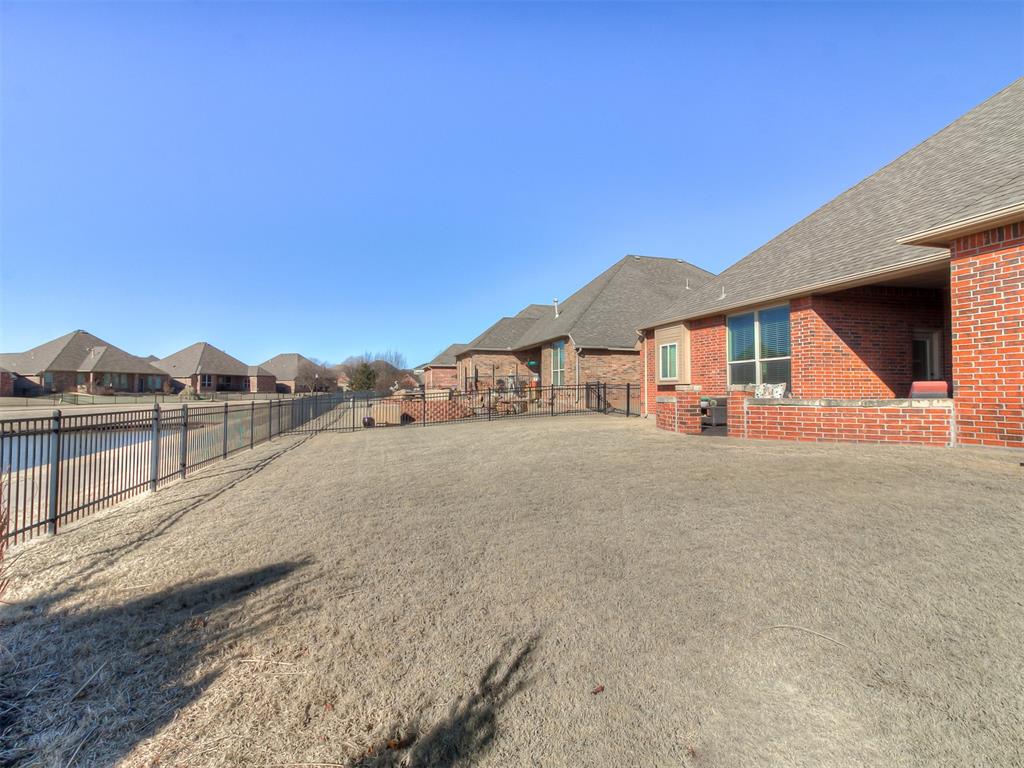 5912 NW 153rd Court