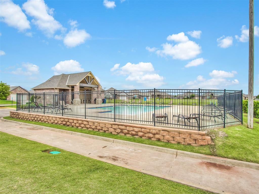 5912 NW 153rd Court
