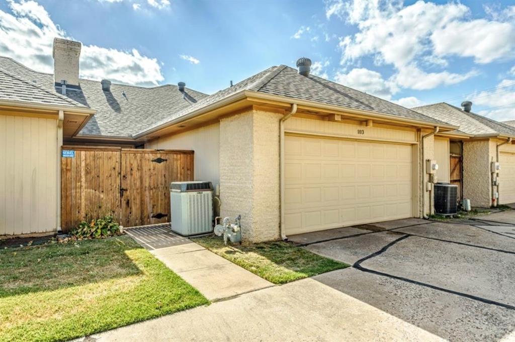 2100 Cobblestone Court Unit: 103