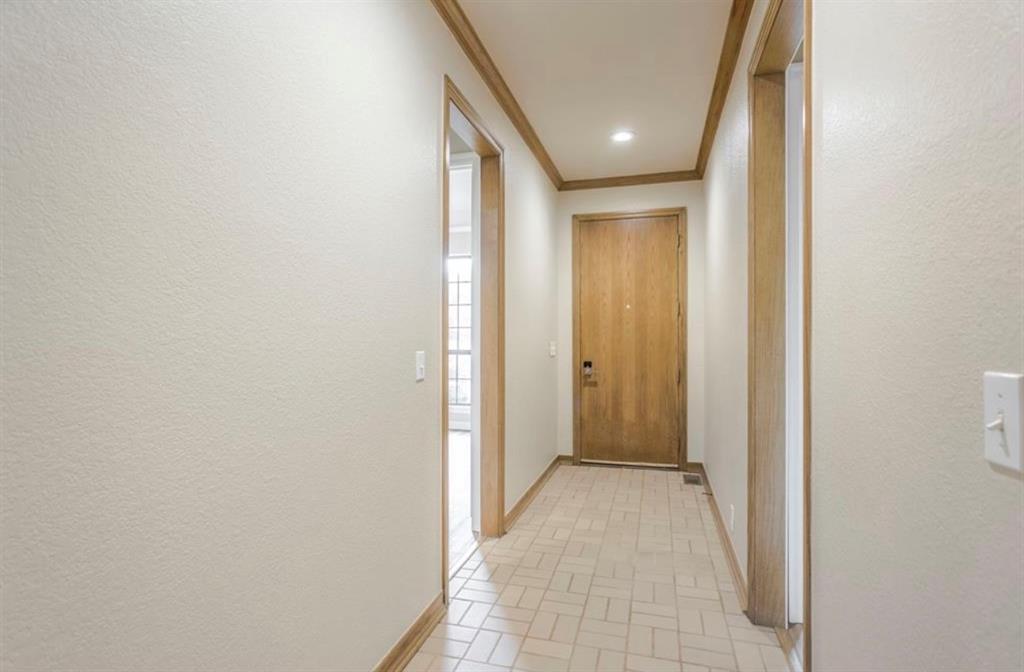 2100 Cobblestone Court Unit: 103