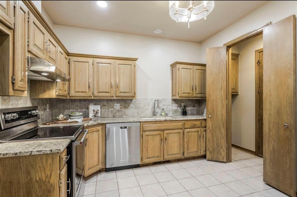 2100 Cobblestone Court Unit: 103