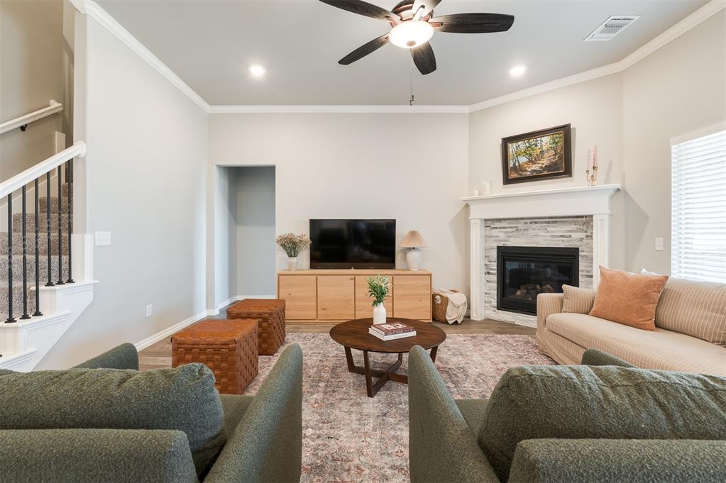 2925 Clover Field Drive