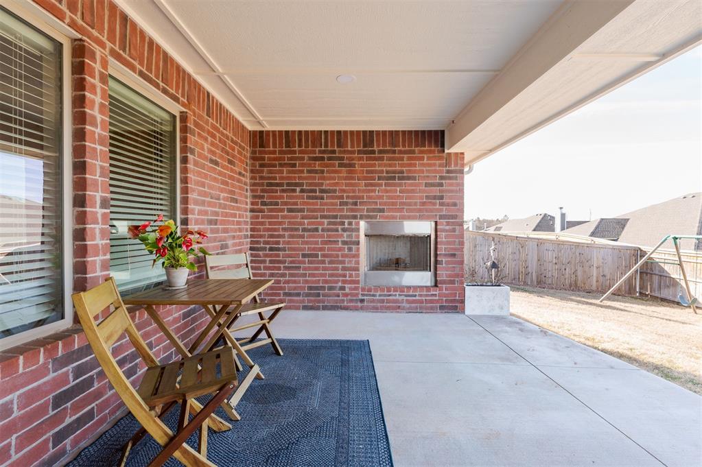 2925 Clover Field Drive