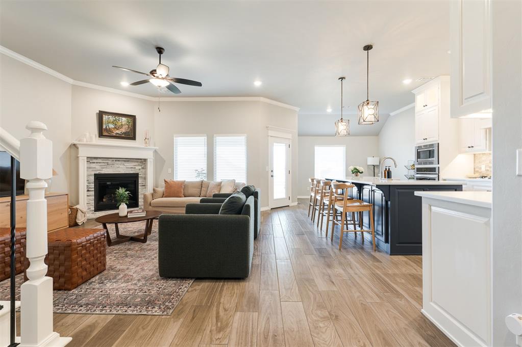 2925 Clover Field Drive