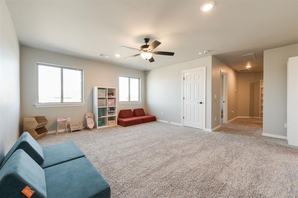 2925 Clover Field Drive