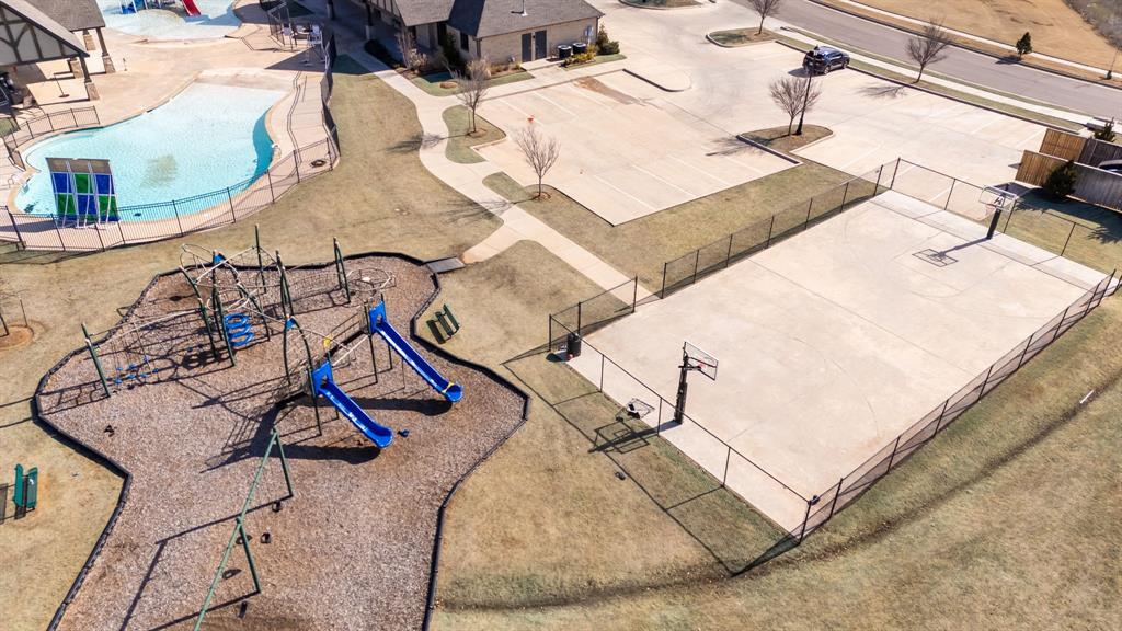 2925 Clover Field Drive