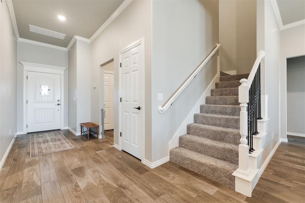 2925 Clover Field Drive