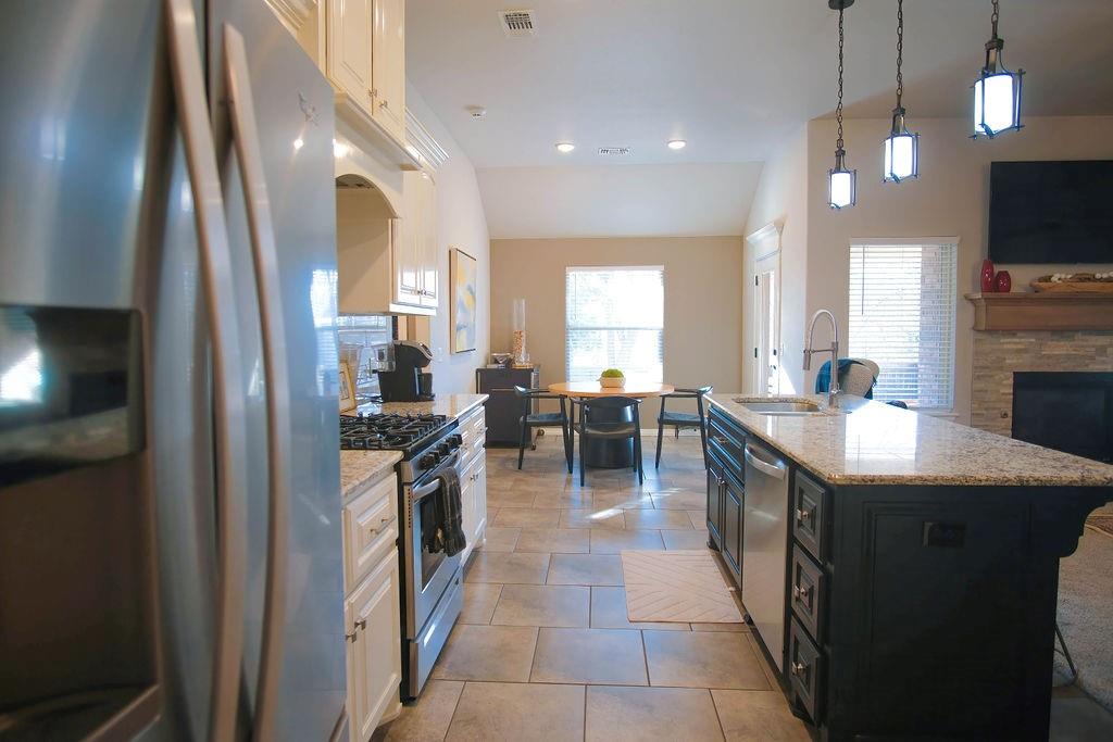 2725 Cypress Springs Boulevard