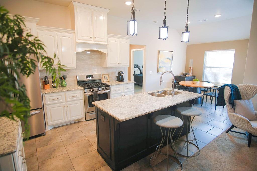 2725 Cypress Springs Boulevard