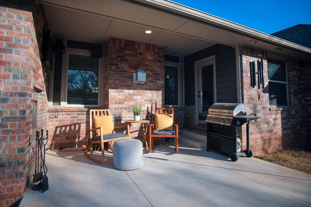 2725 Cypress Springs Boulevard