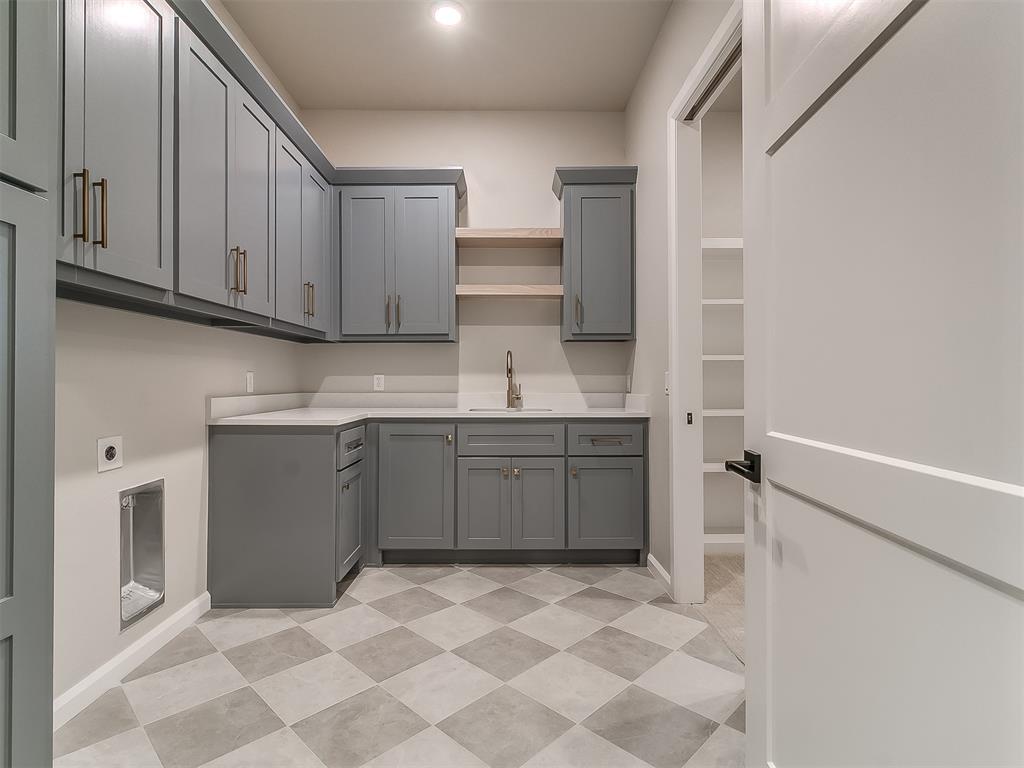 2925 Flycatcher Lane