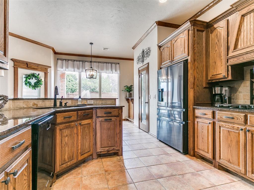 2412 County Road 1198