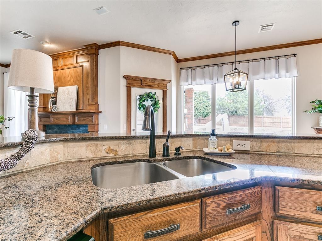 2412 County Road 1198