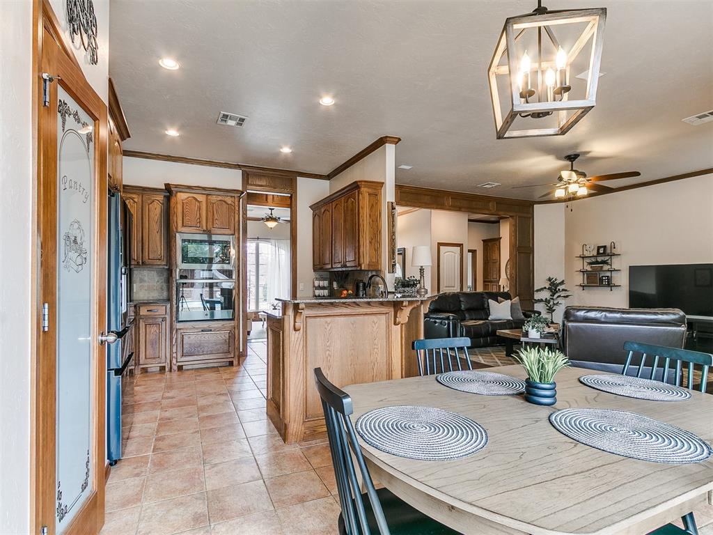 2412 County Road 1198