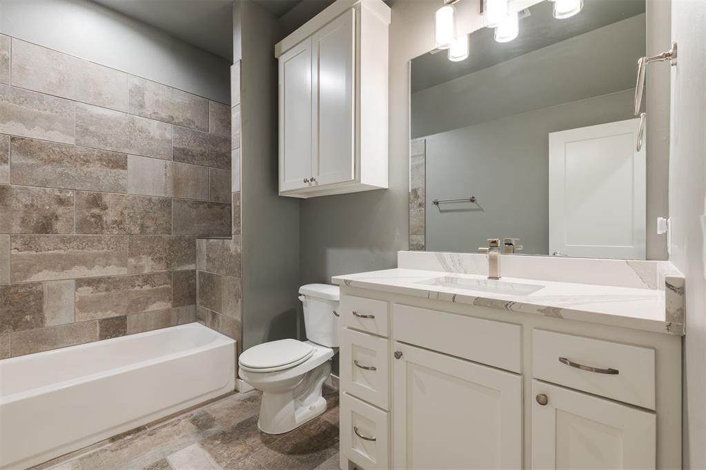 1009 Falls Bridge Court