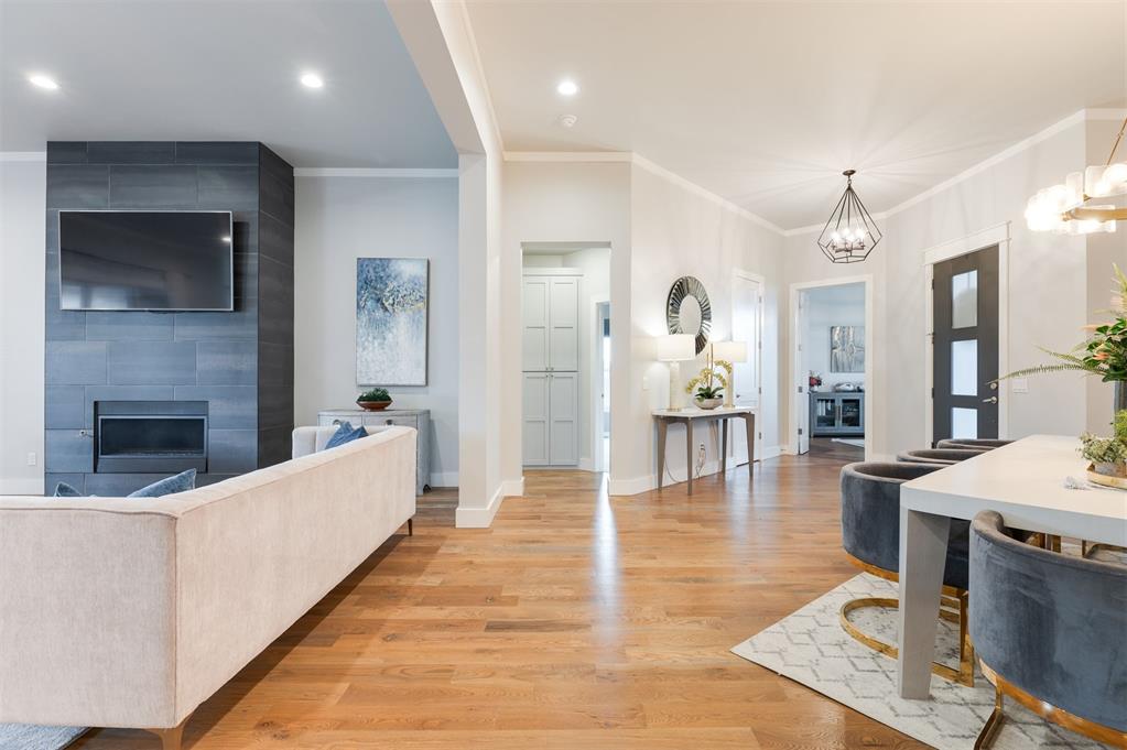 1009 Falls Bridge Court