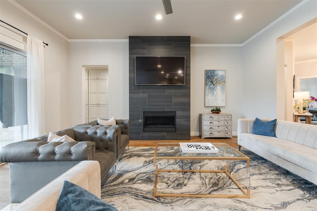 1009 Falls Bridge Court