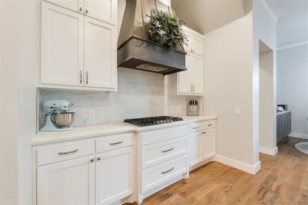 1009 Falls Bridge Court